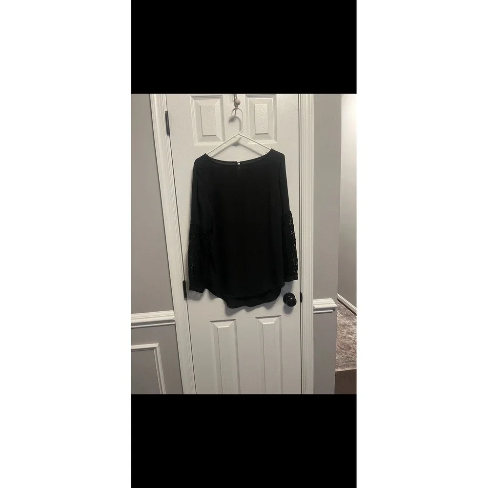 Womens APT 9 - BLACK WITH PARTIAL LACE SLEEVE Top Medium. Nightout causal date